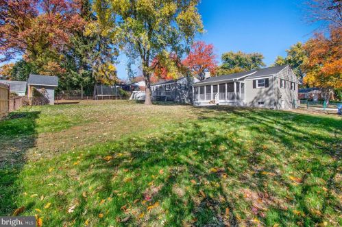 4608 Coachway Dr, Rockville MD  20852-2338 exterior