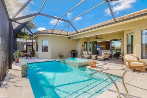 2748 Crystal Way, Naples FL 34119-8676 exterior