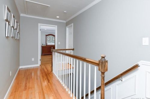 15 Deforest Rd, Wilton CT 06897-1908 exterior