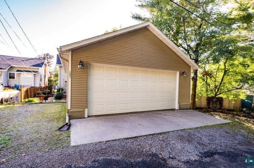 1001 Grandview Ave, Duluth MN 55812-1149 exterior