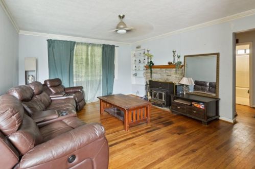 1098 Jefferson Ave, Atlanta, GA 30344-2874