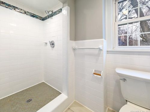 108 Harding St, New Britain CT 06052-1607 exterior