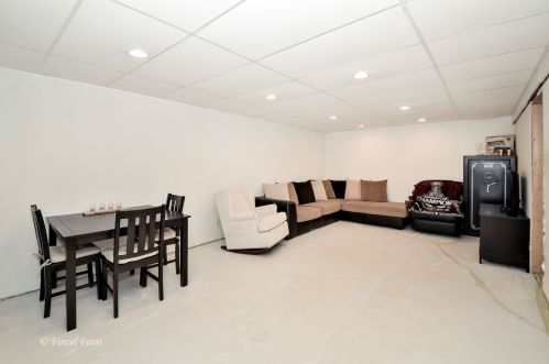 940 Tara Dr, Bull Valley IL 60098-7004 exterior