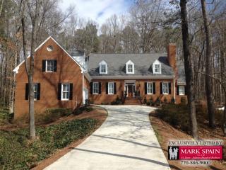 1390 Lakeshore Dr, Lithonia, GA 30078-2057