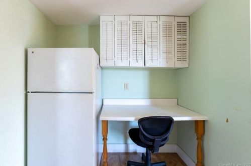 314 Elizabeth St, Derby CT 06418-1814 exterior