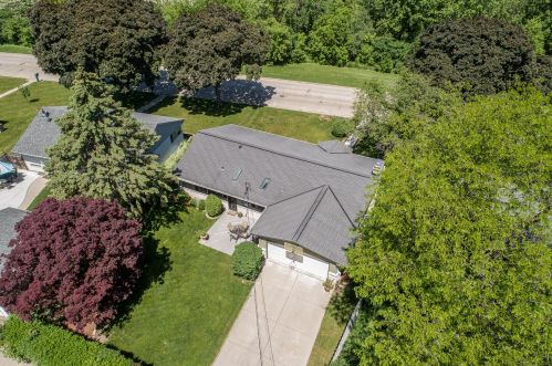 10021 Grantosa Dr, Milwaukee WI 53222-1325 exterior