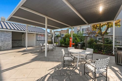 2182 Avocado Dr, Tustin CA 92782-8348 exterior