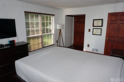 456 Northam Dr, New Brunswick NJ  08902-4242 exterior