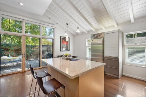 16 Gln Dr, Mill Valley CA 94941-1251 exterior