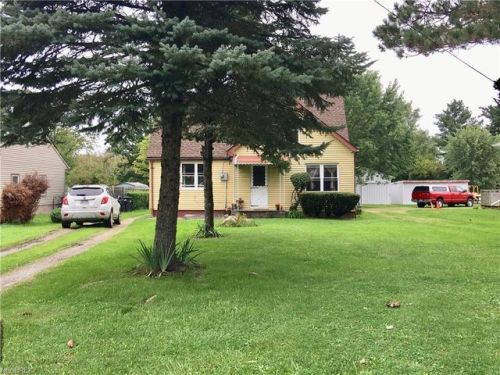 19714 Drake Rd, Cleveland OH  44149-6833 exterior