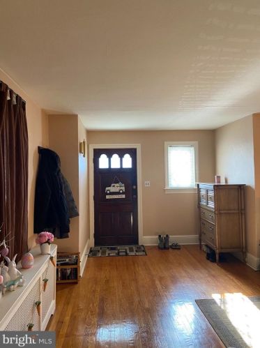 66 Myrtle Ave, Trenton, NJ 08648-4526