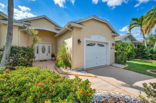 1033 Tuscany Dr, Fort Pierce, FL 34986-2188