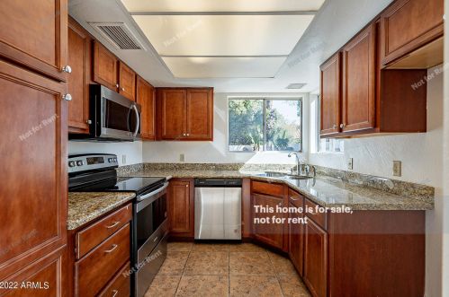 1393 Tamarisk Dr, Chandler AZ  85224-8502 exterior