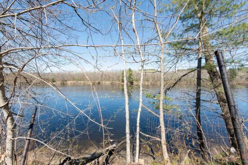 52 Longmeadow Dr, Concord NH 03301-3413 exterior