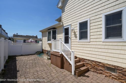 100 Vance Ave, Lavallette NJ 08735-2239 exterior