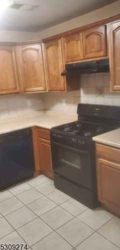 185 Manchester Pl, Newark NJ  07104-1772 exterior