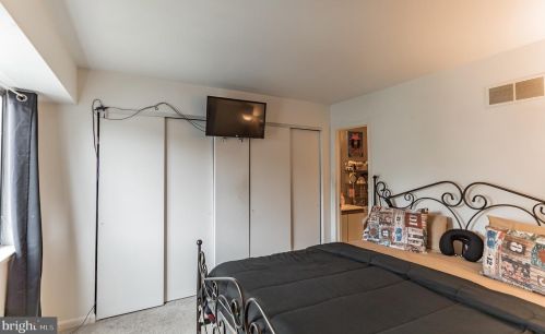 64 Liborio Ln, New Castle DE 19720-4651 exterior