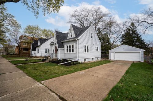 5946 40th St, Milwaukee WI  53209-3923 exterior