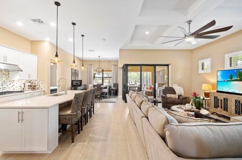 2739 Aviamar Cir, Naples FL 34114-9565 exterior