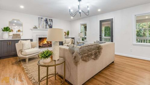 6160 Heards Creek Dr, Atlanta GA  30328-3635 exterior