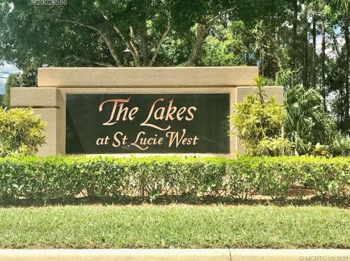 1514 Amherst Dr, Fort Pierce FL  34986-1881 exterior