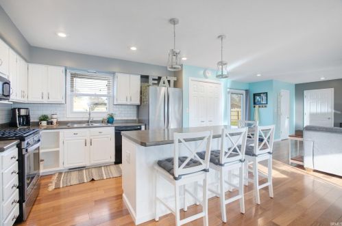 1901 Division St, Mishawaka, IN 46545-6321