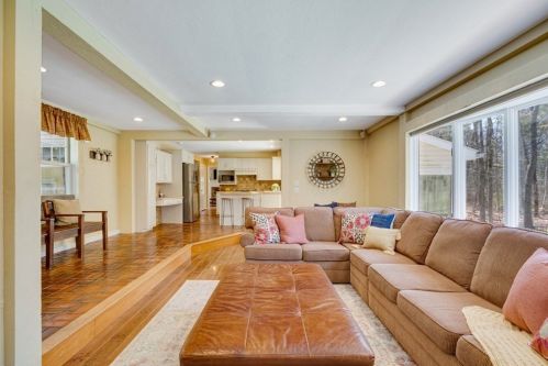 105 Hillside Rd, North Andover MA 01845-5316 exterior