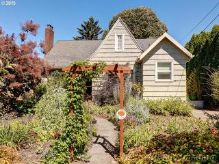 3626 63 Ave, Portland OR  97206-3669 exterior