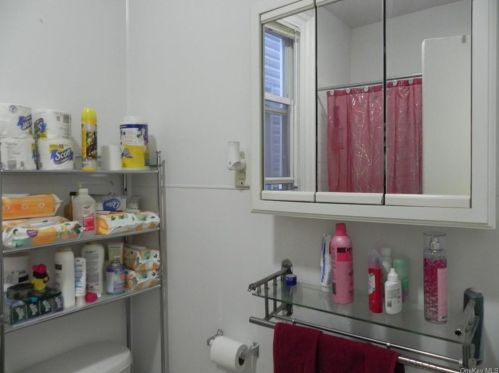 1847 Holland Ave, Bronx NY 10467-8304 exterior