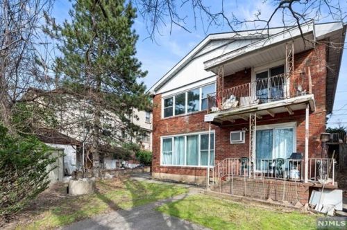 139 Morningside Ln, Palisades Park NJ 07650-1987 exterior