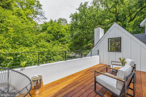 3036 Arizona Ave, Washington DC  20016-3419 exterior