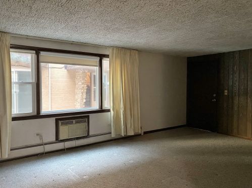 8748 Berwyn Ave, Chicago, IL 60656-2321