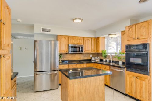 1326 Ivanhoe St, Chandler AZ  85225-5319 exterior