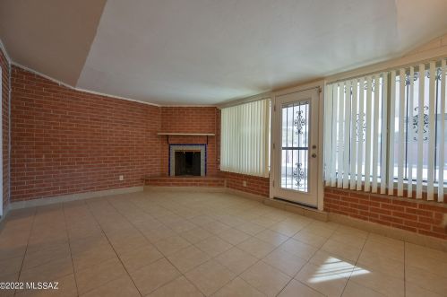 5002 1 St, Tucson AZ 85711-1507 exterior