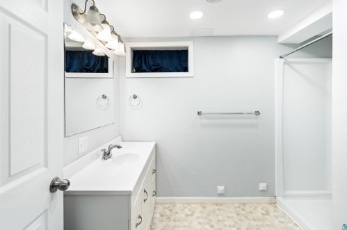 1602 Linzie Rd, Duluth MN 55811-1647 exterior