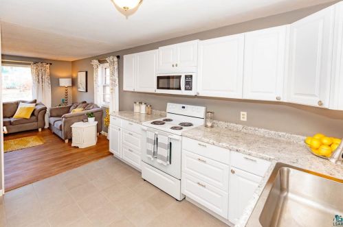 118 Faribault St, Duluth MN 55803-1728 exterior