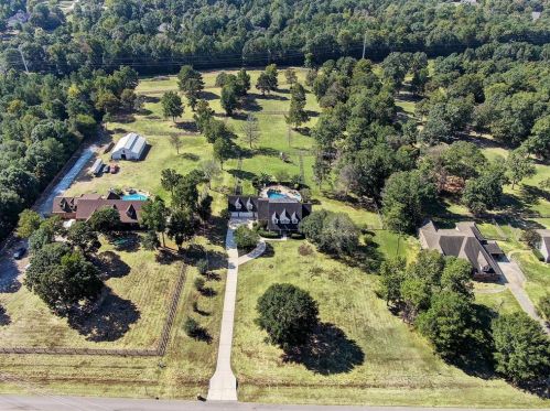 114 Leah Dr, Montgomery TX 77316-6818 exterior