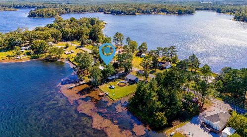 757 Paradise Island Dr, Defuniak Springs, FL 32433-7083