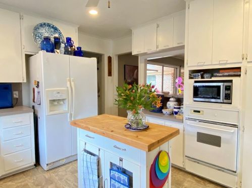 2623 51st St, Galveston TX 77551-5614 exterior