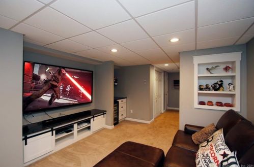 16 Highland Ave, Ellington CT 06029-3796 exterior