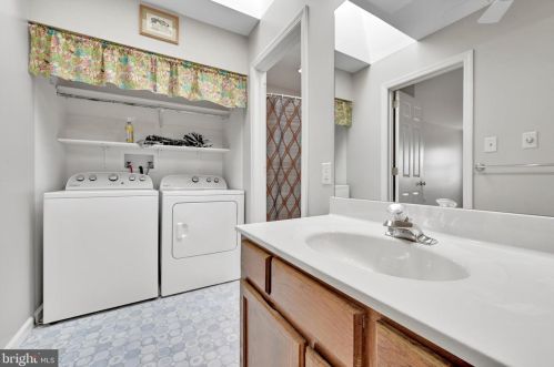 3223 Pinewyn Cir, Lancaster PA exterior