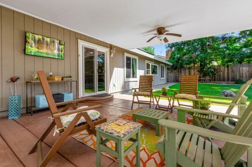 100 Cyn Rim Dr, Folsom CA 95630-2034 exterior