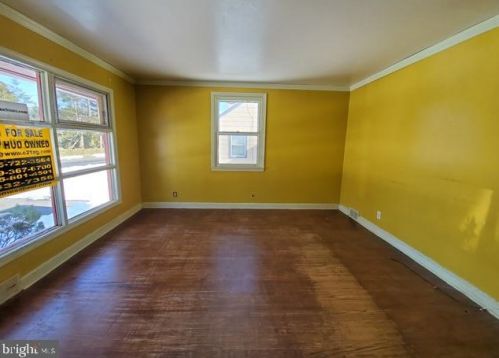 15 Sta Ave, Somerdale NJ 08083-1329 exterior