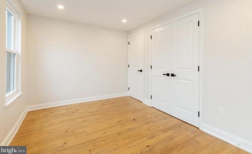 2233 Cedar St, Philadelphia PA  19125-2909 exterior