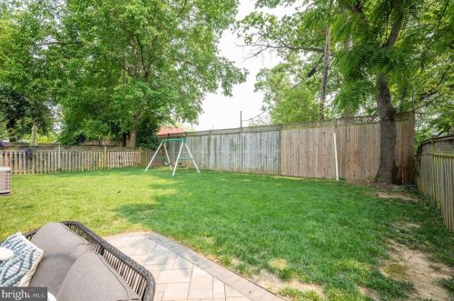 301 Raymond Ave, Alexandria VA 22301-1037 exterior