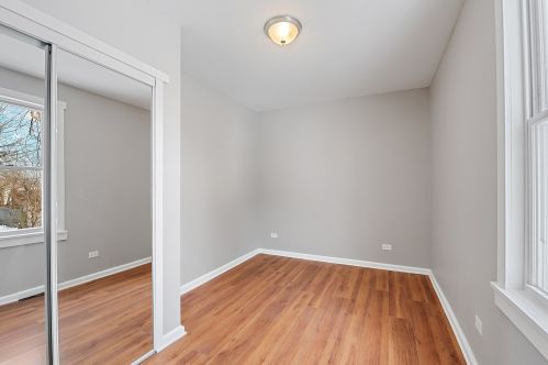 8444 Buffalo Ave, Chicago IL  60617-2609 exterior