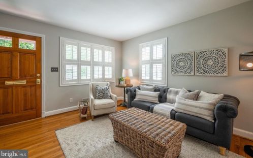 16 Monroe Ave, Alexandria VA 22301-1923 exterior