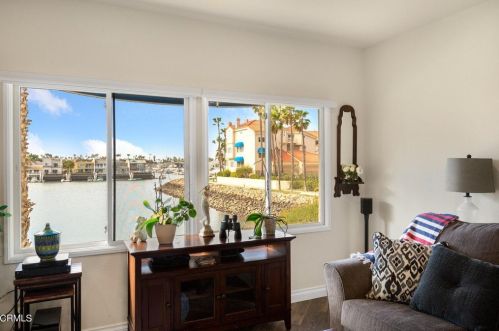 1743 Emerald Isle Way, Oxnard CA  93035-2972 exterior