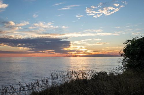 3147 Scenic Dr, Meskegon MI  49445-9609 exterior