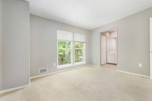 400 Noble St, Pittsburgh PA 15215-2638 exterior